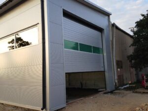 קבוצת גגות פנלים מבודדים