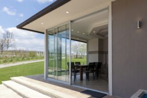 חלונות אלומיניום בווילה.